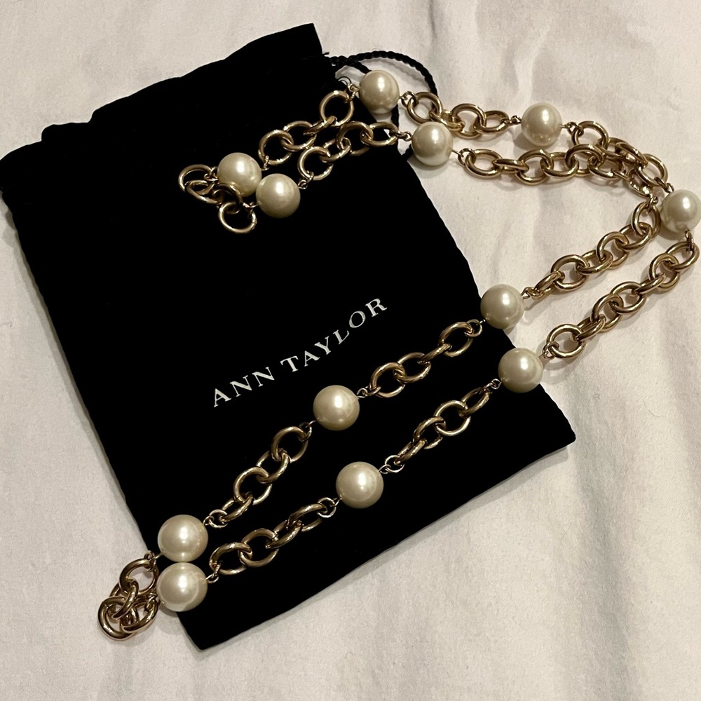 Ann Taylor Gold and Cream Pearl Necklace